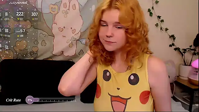 Snapshot of Moona_xx chatting on July 13, 2026, 9:50 pm Moona xx online show from July 13, 2026, 9:50 pm