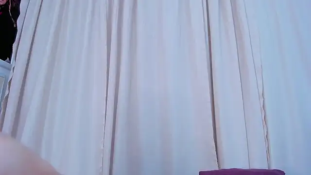 Snapshot of Little_michell chatting on January 15, 2025, 12:36 pm Little michell online show from January 15, 2025, 12:36 pm
