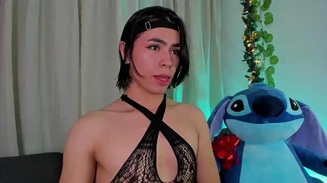 Snapshot of Little_michell chatting on April 6, 2026, 1:47 am Little michell online show from April 6, 2026, 1:47 am