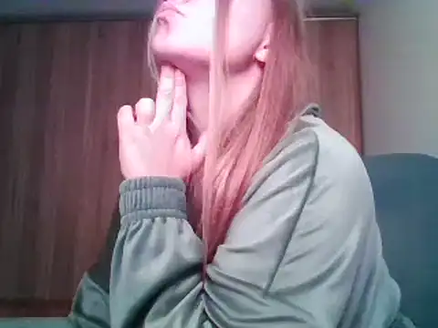 Evasapples online show from September 12, 2025, 11:10 am