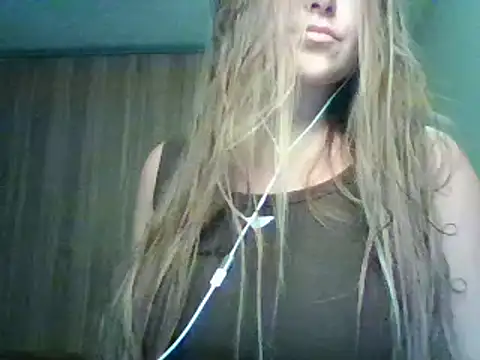 Evasapples online show from September 13, 2025, 6:51 pm