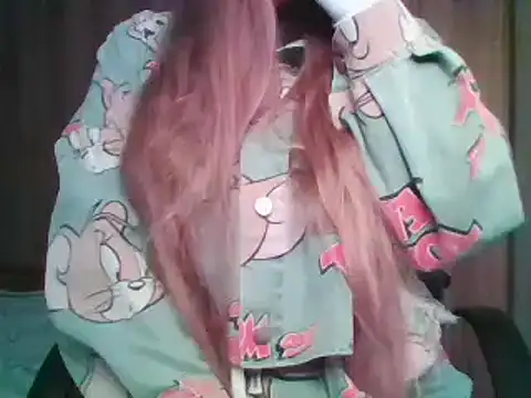 Evasapples online show from September 24, 2025, 9:07 pm