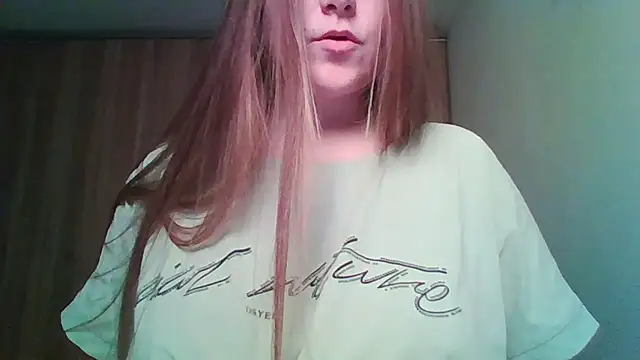 Evasapples online show from May 4, 2026, 7:54 pm