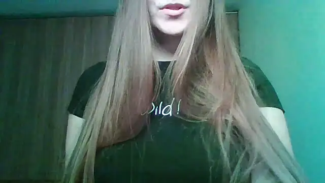 Evasapples online show from May 6, 2026, 1:49 pm