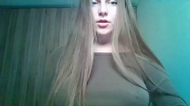 Evasapples online show from June 19, 2026, 8:34 pm