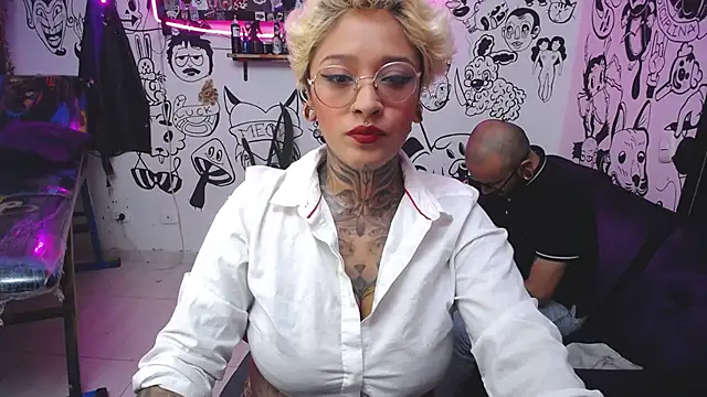 tatouagendecouple online show from February 7, 2025, 10:30 pm