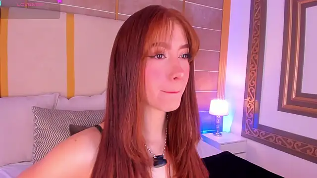 Snapshot of AbigailCarter chatting on October 3, 2025, 11:35 pm AbigailCarter online show from October 3, 2025, 11:35 pm