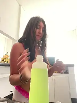Snapshot of Matilda_russoo chatting on January 21, 2025, 12:50 pm Matilda russoo online show from January 21, 2025, 12:50 pm