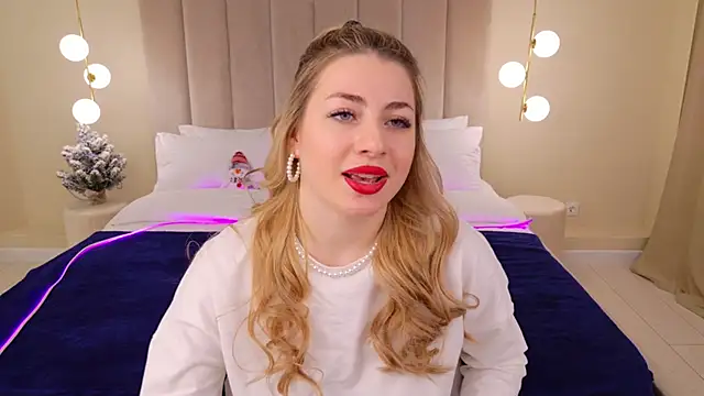 HelenaMorgan online show from December 12, 2024, 3:48 pm