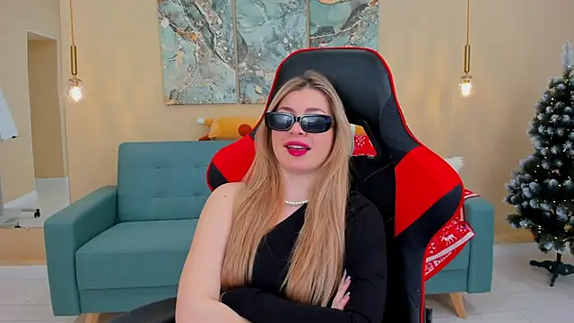 HelenaMorgan online show from December 18, 2024, 12:40 pm