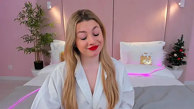HelenaMorgan online show from December 23, 2024, 6:48 pm