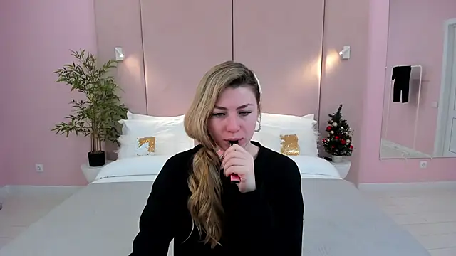 HelenaMorgan online show from December 30, 2024, 12:31 pm