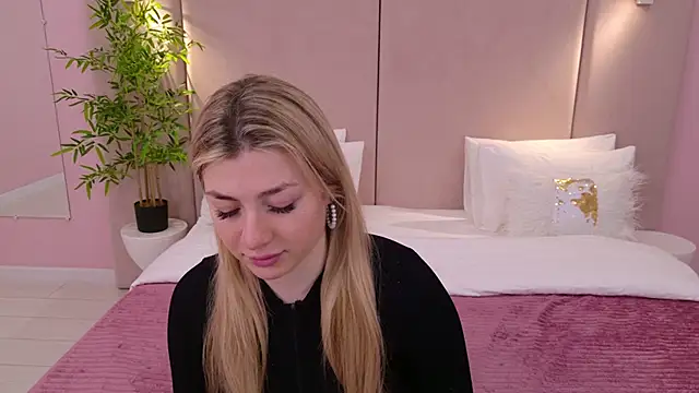 HelenaMorgan online show from February 22, 2025, 9:23 am