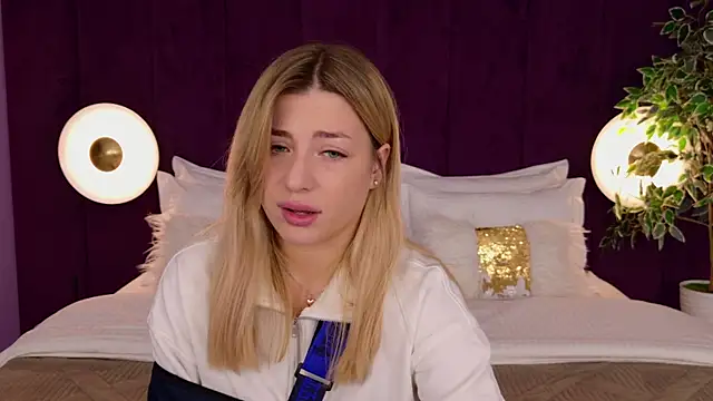 HelenaMorgan online show from October 10, 2025, 3:05 am