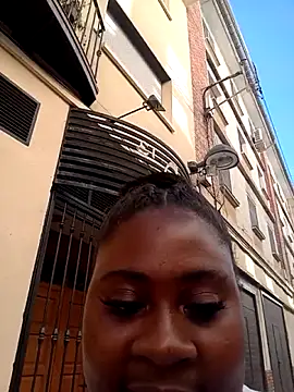 Snapshot of KennyBigWoman chatting on October 27, 2025, 1:37 pm KennyBigWoman online show from October 27, 2025, 1:37 pm