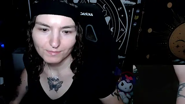 Snapshot of BrandiWRLD_999 chatting on October 4, 2025, 8:29 pm BrandiWRLD 999 online show from October 4, 2025, 8:29 pm