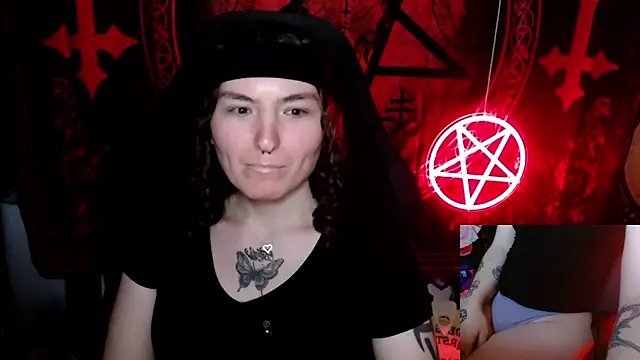 Snapshot of BrandiWRLD_999 chatting on October 5, 2025, 8:18 pm BrandiWRLD 999 online show from October 5, 2025, 8:18 pm