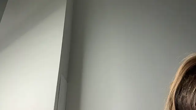 Snapshot of elisa_moon chatting on January 14, 2025, 1:36 am elisa moon online show from January 14, 2025, 1:36 am