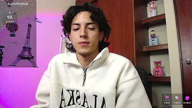 Aaron-Saemz- online show from February 4, 2025, 10:02 pm
