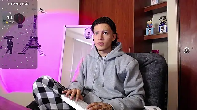 Aaron-Saemz- online show from February 9, 2025, 11:47 am