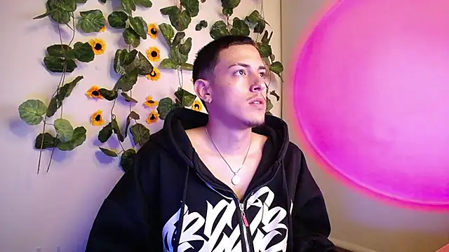 Aaron-Saemz- online show from September 9, 2025, 2:44 am