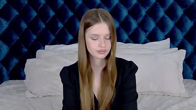 MilanaBalmain online show from December 21, 2024, 7:24 am