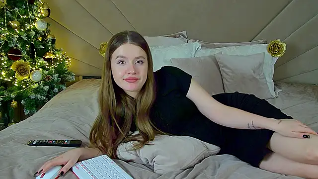 MilanaBalmain online show from December 24, 2024, 1:50 pm