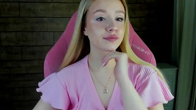 MilanaBalmain online show from March 2, 2026, 4:25 am