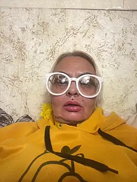 Gardener of Illusions online show from November 18, 2025, 3:34 am