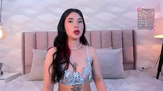 im nika  online show from December 13, 2024, 4:33 am