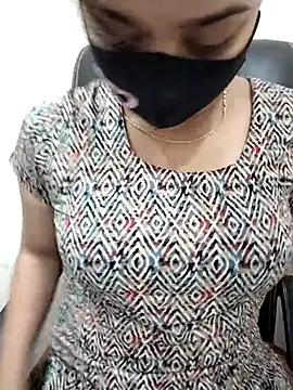 Snapshot of Tapur- chatting on October 10, 2025, 6:56 am Tapur- online show from October 10, 2025, 6:56 am