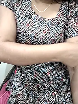 Snapshot of Tapur- chatting on October 11, 2025, 7:07 am Tapur- online show from October 11, 2025, 7:07 am