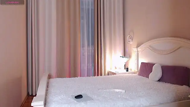 Snapshot of Avylew chatting on September 20, 2025, 8:21 pm Avylew online show from September 20, 2025, 8:21 pm