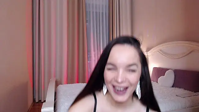 Snapshot of Avylew chatting on October 3, 2025, 8:39 pm Avylew online show from October 3, 2025, 8:39 pm