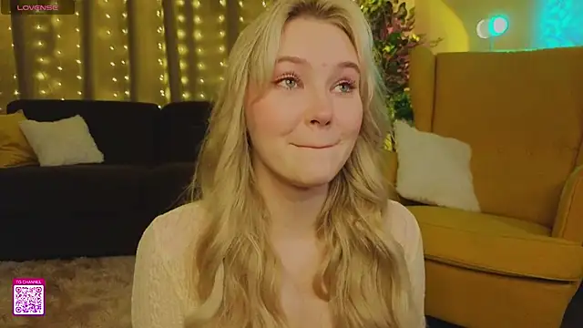 Snapshot of OraBIood chatting on September 18, 2025, 7:05 pm OraBIood online show from September 18, 2025, 7:05 pm