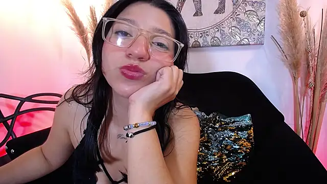 Snapshot of Gag_princeess chatting on March 17, 2025, 8:19 pm Gag princeess online show from March 17, 2025, 8:19 pm