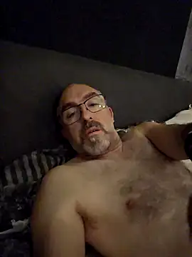 Snapshot of Crosss-23cm chatting on October 20, 2025, 7:25 pm Crosss-23cm online show from October 20, 2025, 7:25 pm