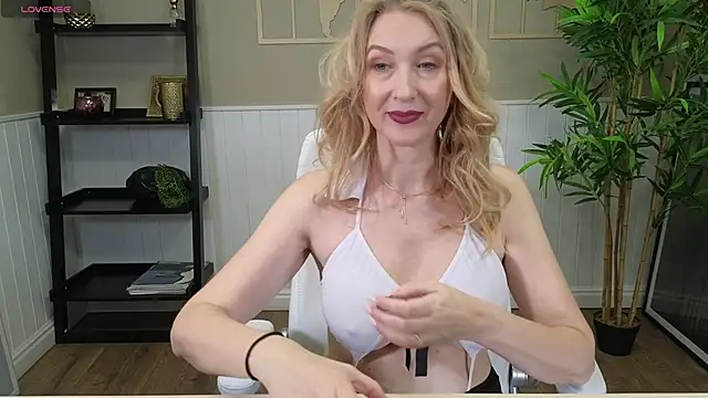 LadyLeea online show from January 10, 2025, 6:20 am