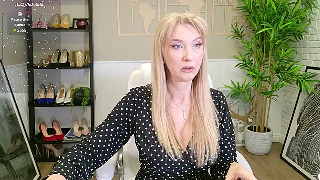 LadyLeea online show from May 6, 2026, 5:14 am