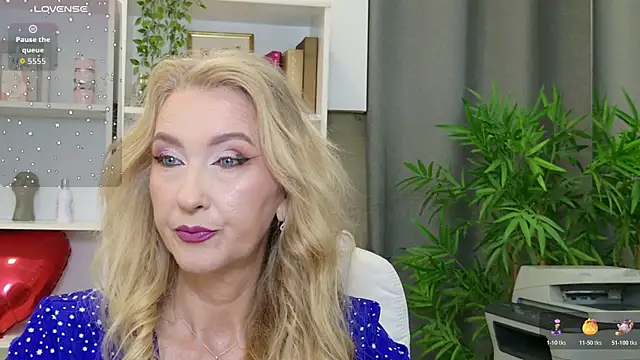 LadyLeea online show from August 7, 2026, 4:03 am
