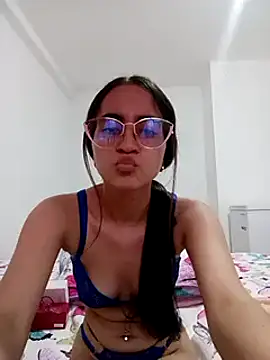 Mia Fischer online show from March 3, 2025, 10:20 pm