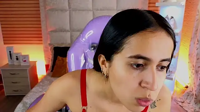 Mia Fischer online show from June 24, 2026, 12:04 pm