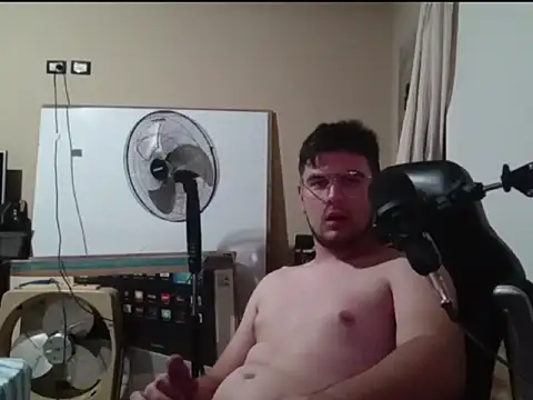 Snapshot of enzis3 chatting on February 7, 2026, 11:19 pm enzis3 online show from February 7, 2026, 11:19 pm