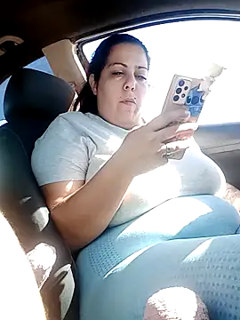 kittymorenita26 online show from February 10, 2025, 1:33 pm