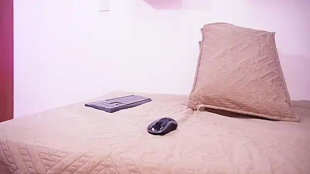 Snapshot of samantha_sw chatting on September 18, 2025, 3:08 am samantha sw online show from September 18, 2025, 3:08 am