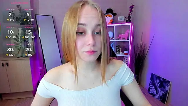 LianaBright online show from April 25, 2026, 2:03 am