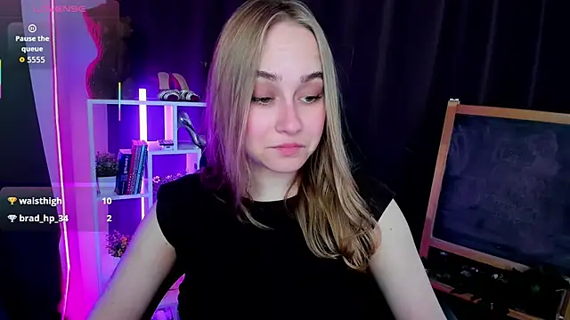 LianaBright online show from June 18, 2026, 2:12 am