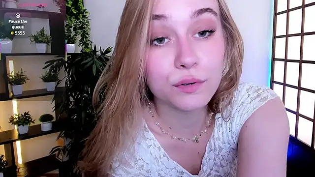 LianaBright online show from June 28, 2026, 2:06 am