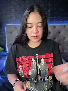 Paloma  LS online show from November 6, 2025, 2:18 pm