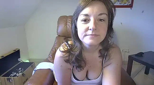 stunning Rosi online show from March 8, 2025, 6:43 am